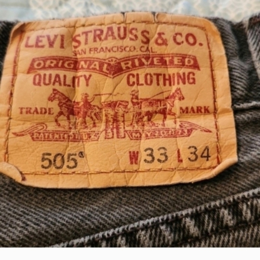 Levi's Men's 505 Relaxed Fit Black Jeans - Picture 3 of 4